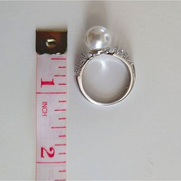 Shell Pearl & Faux Diamond Ring In Sterling Silver - Picture 7 of 9